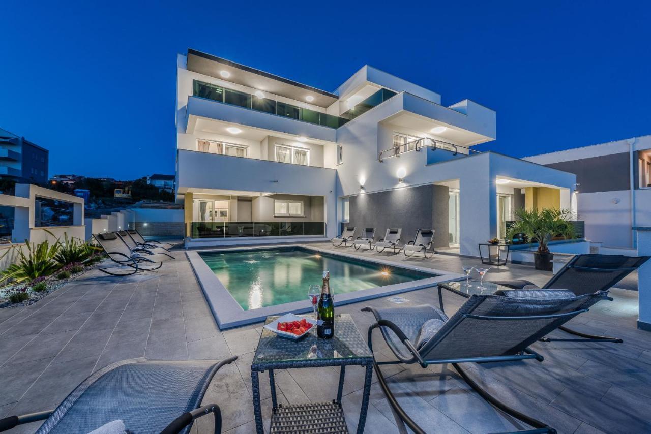 Villa Magnifica Apartments With Pool Novalja Dış mekan fotoğraf