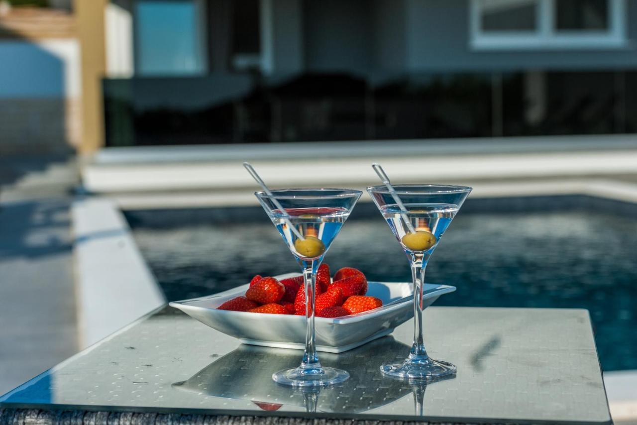 Villa Magnifica Apartments With Pool Novalja Dış mekan fotoğraf