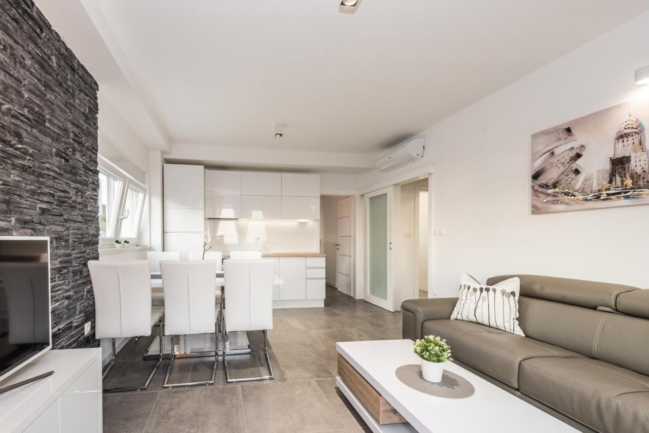 Villa Magnifica Apartments With Pool Novalja Dış mekan fotoğraf