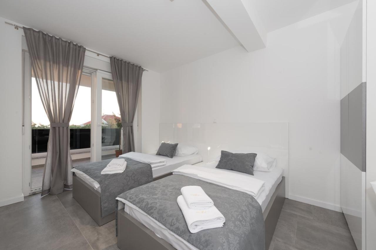 Villa Magnifica Apartments With Pool Novalja Dış mekan fotoğraf