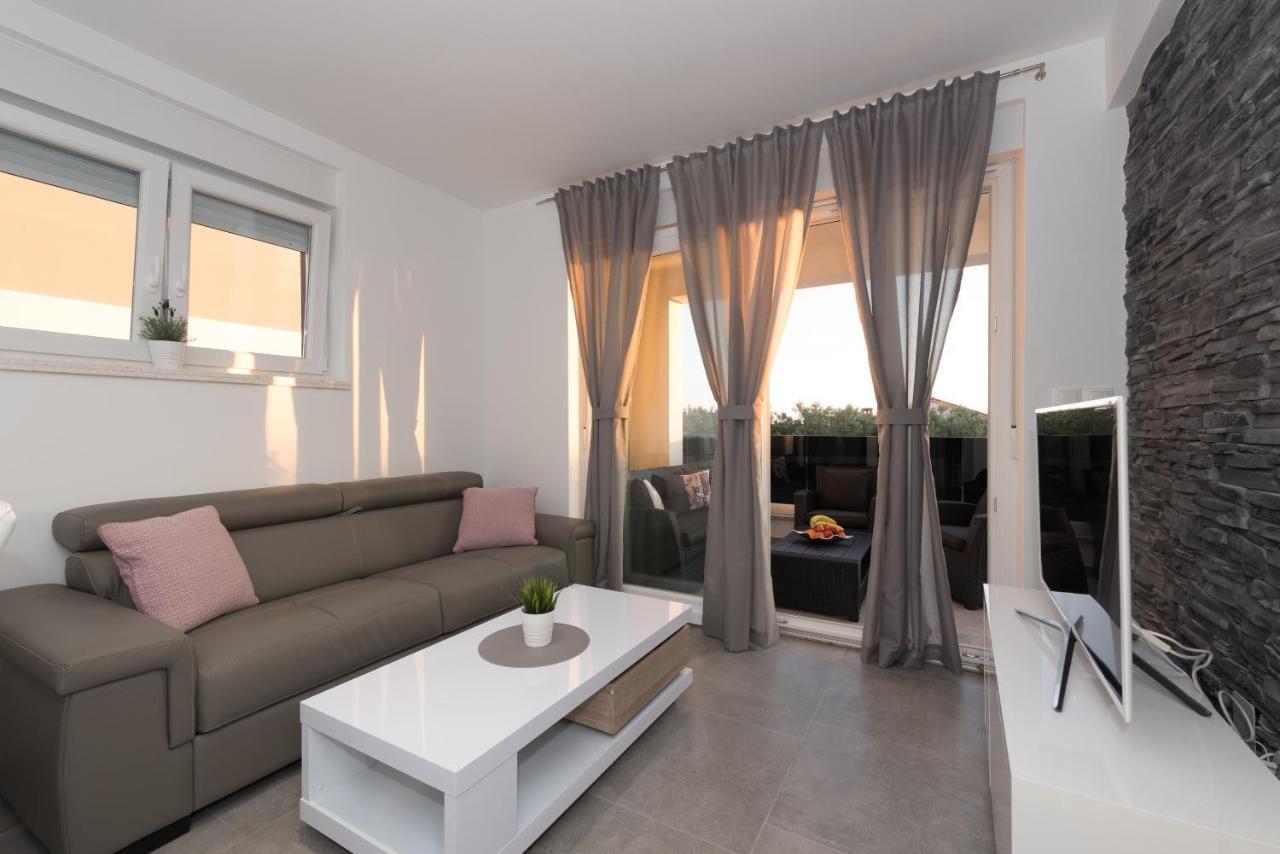 Villa Magnifica Apartments With Pool Novalja Dış mekan fotoğraf