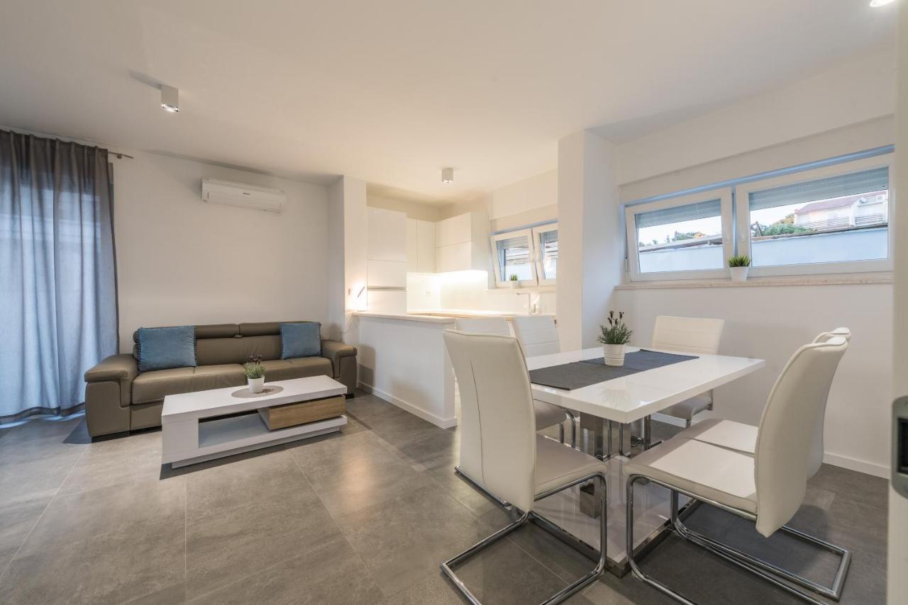 Villa Magnifica Apartments With Pool Novalja Dış mekan fotoğraf